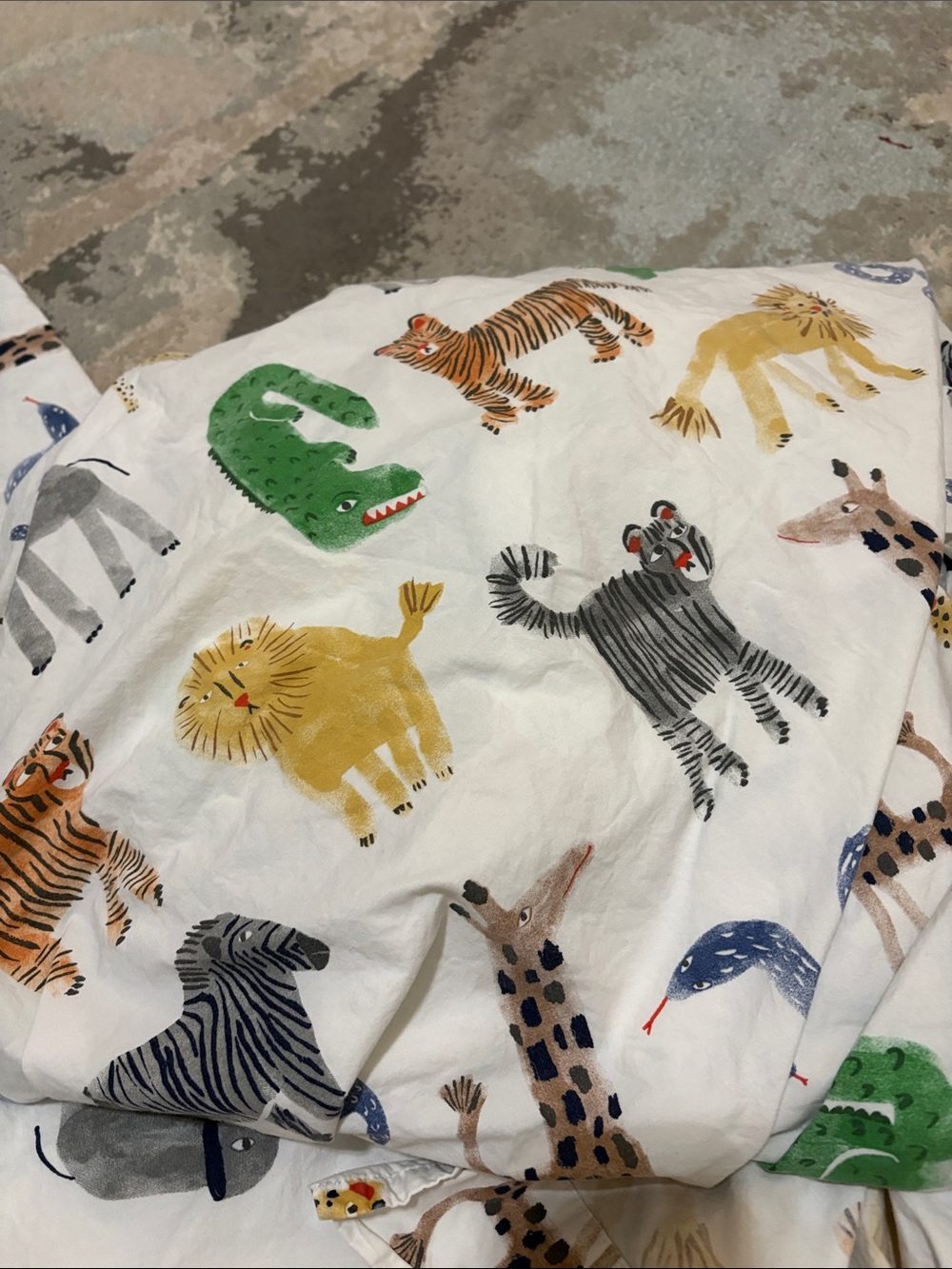 Pottery Barn Kids Safari Animal twin sheet set in White with Multicolor Prints - Picture 4 of 4